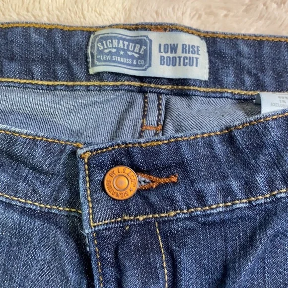 Levi’s Low Rise Bootcut Jeans - Picture 2 of 7